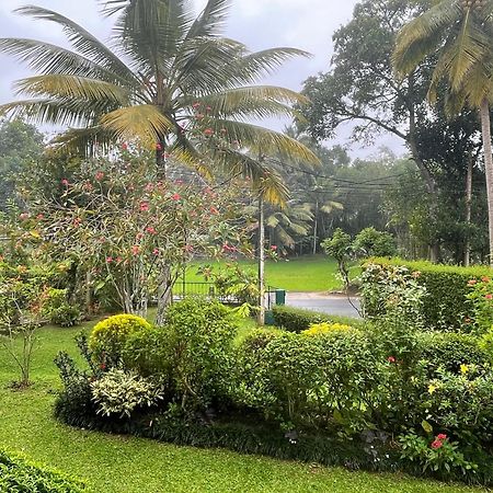 Surveyor'S Residence Bungalow Kandy Luaran gambar