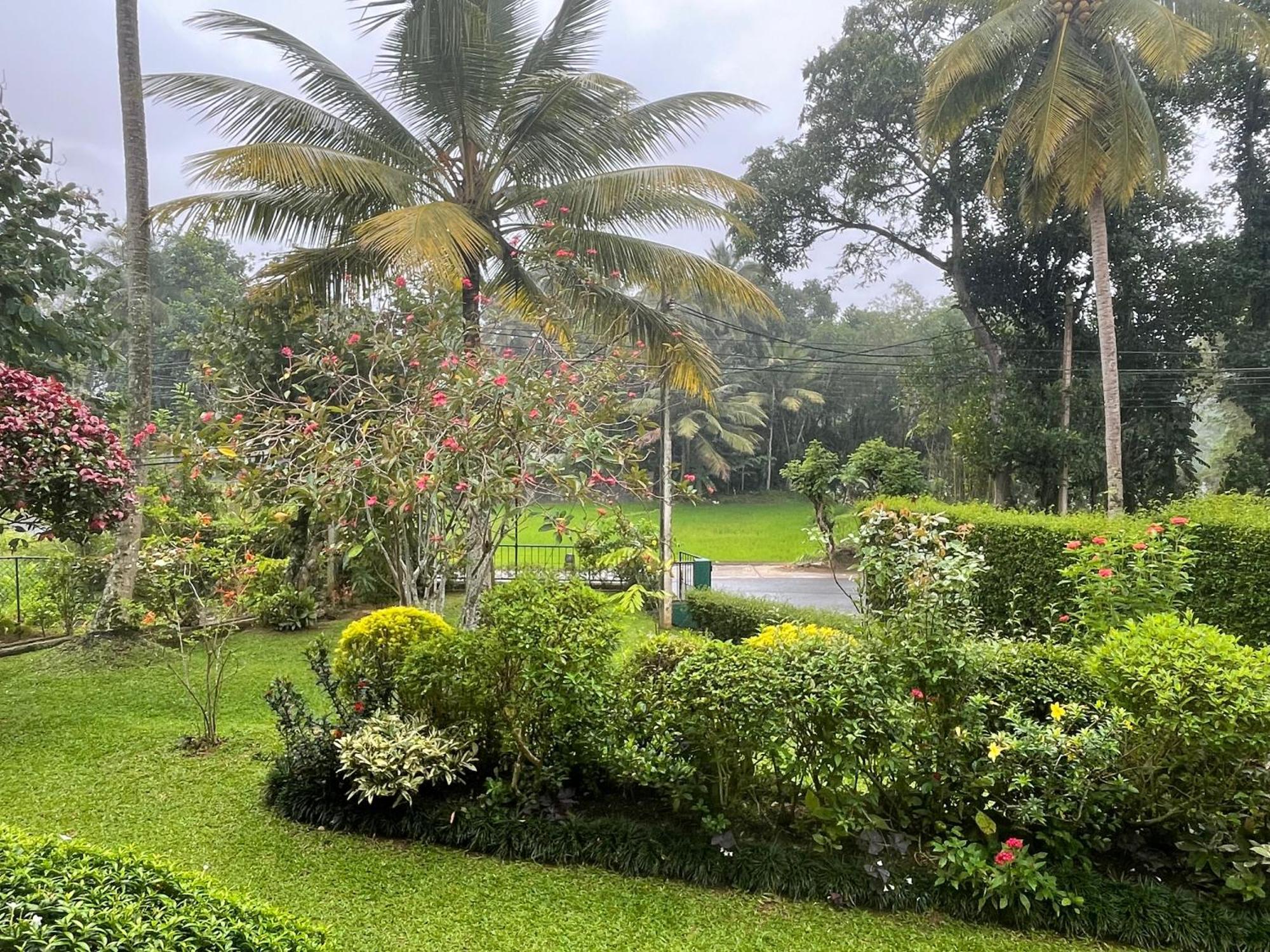 Surveyor'S Residence Bungalow Kandy Luaran gambar
