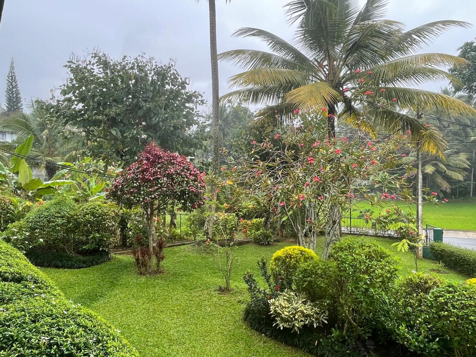 Surveyor'S Residence Bungalow Kandy Luaran gambar