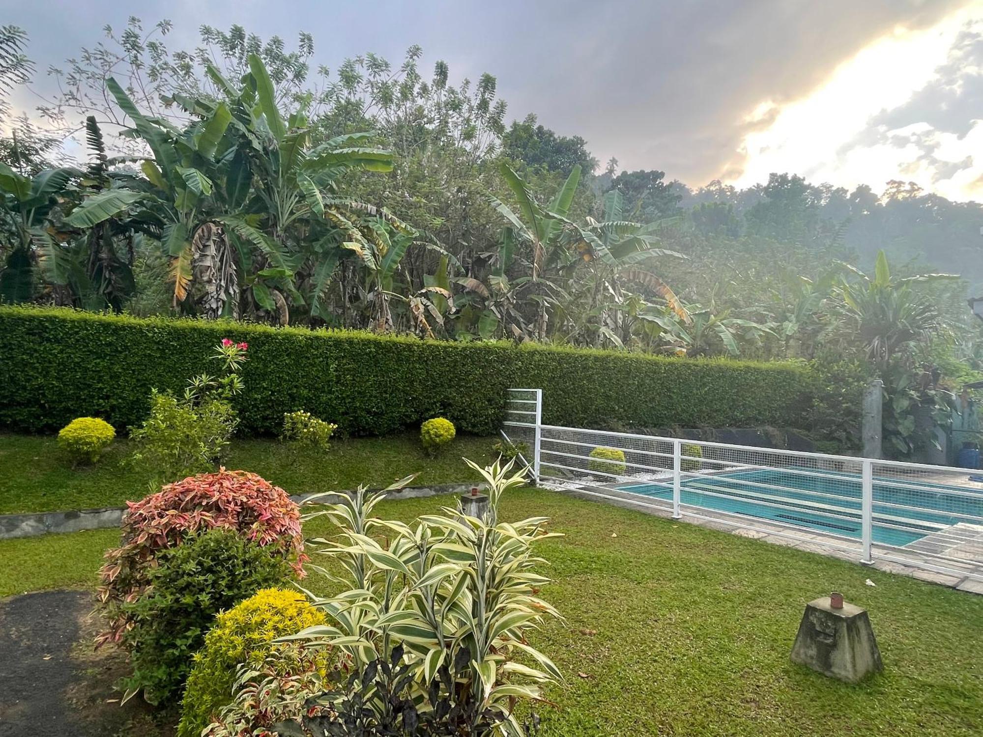 Surveyor'S Residence Bungalow Kandy Luaran gambar
